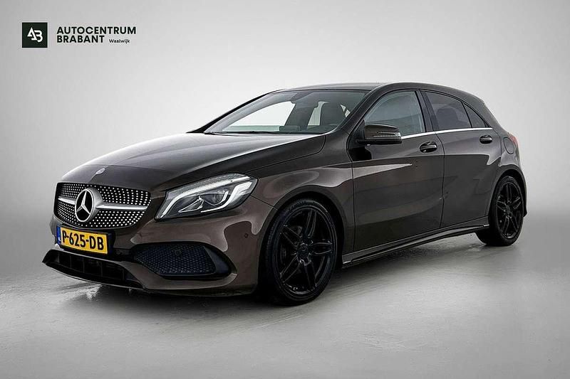Bruin Gebruikt 2016 Mercedes A180 Style Hatchback | € 16.995 (Eerlijke prijs) - Afbeelding 1/3