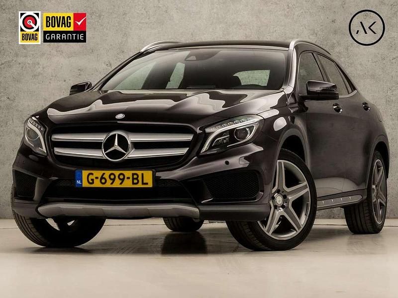 Zwart Gebruikt 2015 Mercedes GLA200 AMG SUV | € 17.745 (Eerlijke prijs) - Afbeelding 1/4