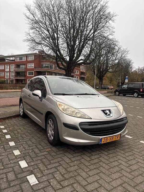 Grijs Gebruikt 2007 Peugeot 207 Hatchback | € 1.900 (Eerlijke prijs) - Afbeelding 1/4