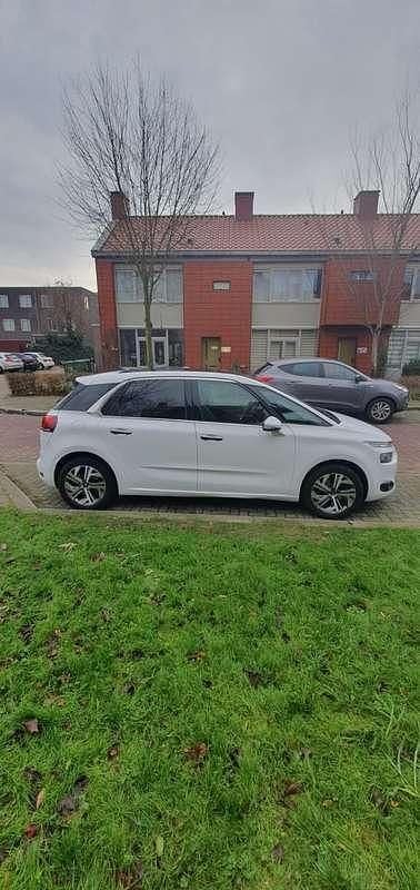 Wit Occasion 2015 Citroën C4 Picasso Intensive MPV | € 5.500 (Eerlijke prijs) - Afbeelding 1/4