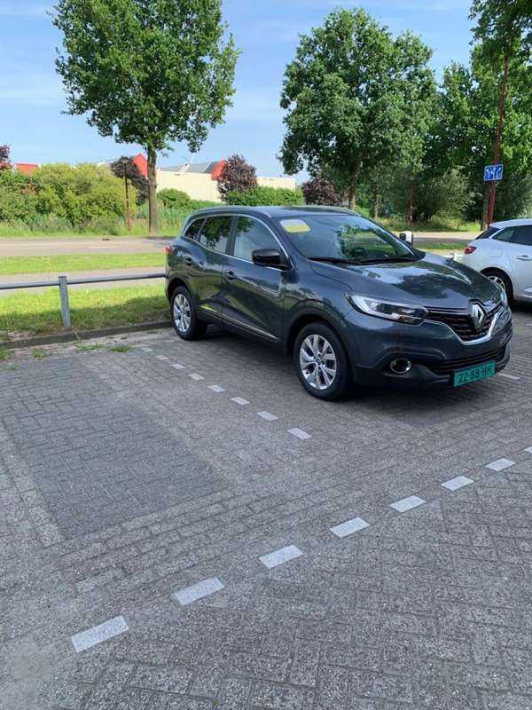 Grijs Gebruikt 2018 Renault Kadjar LIMITED SUV | € 16.000 (Iets duurder) - Afbeelding 1/3