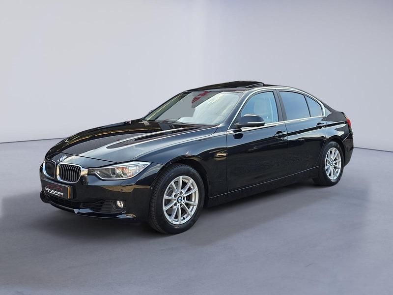Zwart Gebruikt 2012 BMW 320 Executive Sedan | € 11.950 (Eerlijke prijs) - Afbeelding 1/4