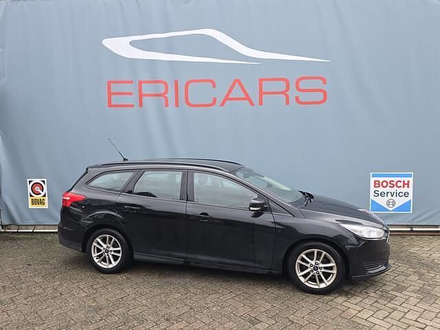 Zwart Occasion 2016 Ford Focus Trend Stationwagen | € 4.950 (Iets duurder) - Afbeelding 1/4