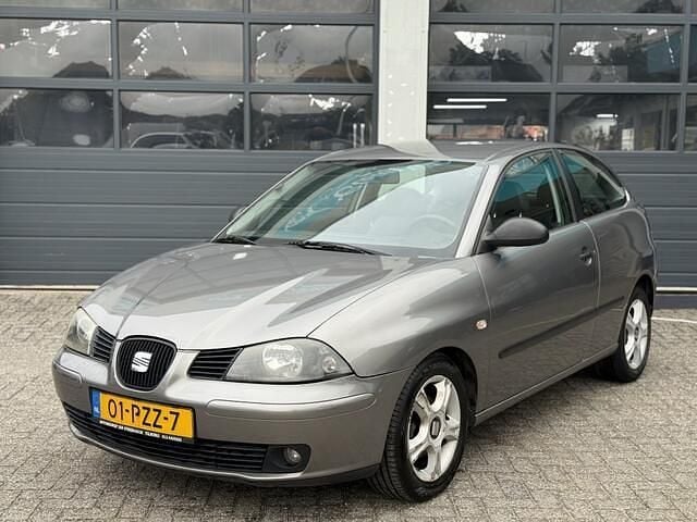 Grijs Gebruikt 2004 Seat Ibiza Stylance Hatchback | € 1.250 (Goede deal) - Afbeelding 1/4