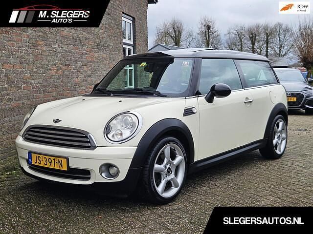 Wit Occasion 2008 Mini Cooper Clubman Stationwagen | € 4.950 (Iets duurder) - Afbeelding 1/4