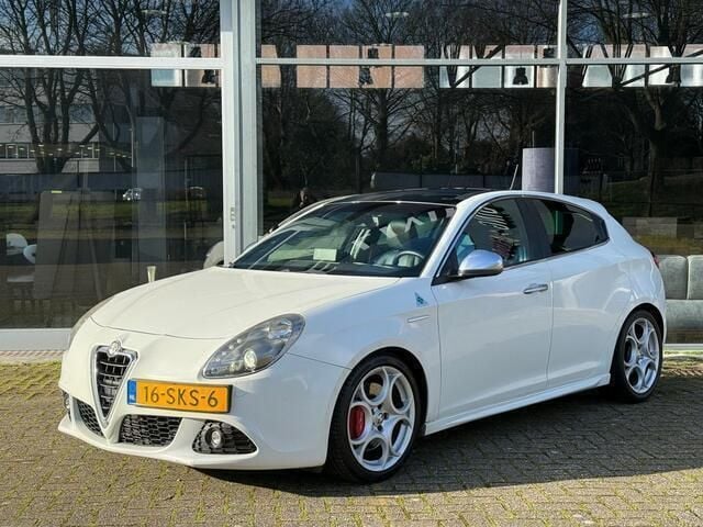 Wit Gebruikt 2011 Alfa Romeo Giulietta Quadrifoglio Verde Hatchback | € 8.350 (Eerlijke prijs) - Afbeelding 1/4