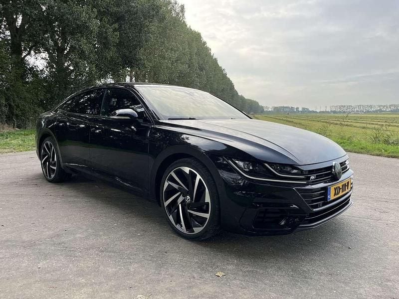 Zwart Gebruikt 2019 VW Arteon R-line Hatchback | € 21.895 (Goede deal) - Afbeelding 1/4