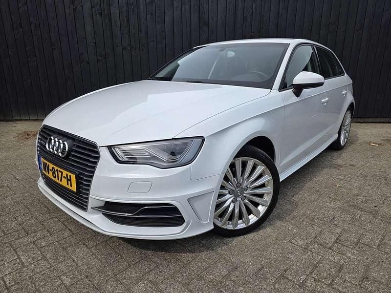 Wit Gebruikt 2015 Audi A3 Sportback e-tron Ambition Sedan | € 15.950 (Eerlijke prijs) - Afbeelding 1/4
