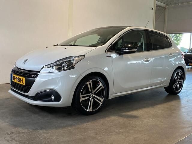 Wit Gebruikt 2019 Peugeot 208 GT-line Hatchback | € 13.950 (Super prijs) - Afbeelding 1/4