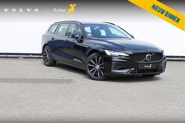 Zwart Gebruikt 2024 Volvo V60 Plus Stationwagen | € 47.840 (Goede deal) - Afbeelding 1/4