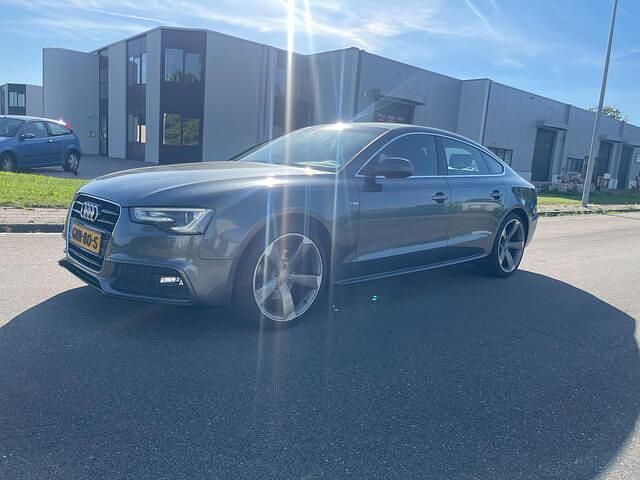 Grijs Gebruikt 2014 Audi A5 Sportback Hatchback | € 10.950 (Eerlijke prijs) - Afbeelding 1/4