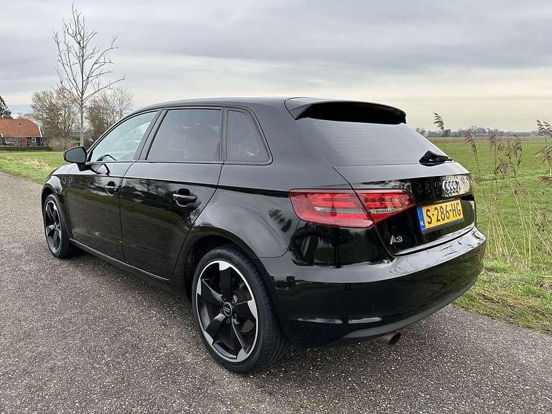 Occasion Audi A3 Sportback Attraction 105 PK (77 kW) 2013 Zwart Hatchback