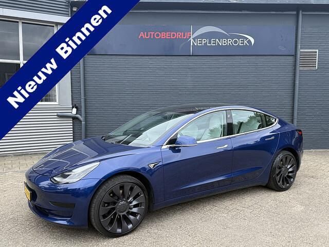 Blauw Gebruikt 2019 Tesla Model 3 Standard Range Sedan | € 27.950 - Afbeelding 1/4