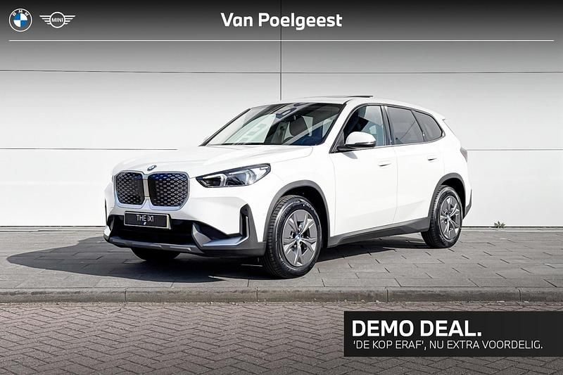 Alpinweiss Gebruikt 2025 BMW iX1 Comfort Edition SUV | € 39.900 - Afbeelding 1/4