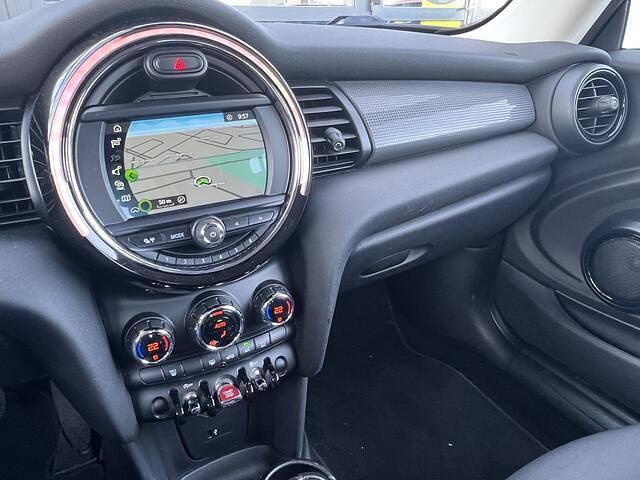 Occasion Mini Cooper Business 136 PK (100 kW) 2018 Grijs Hatchback