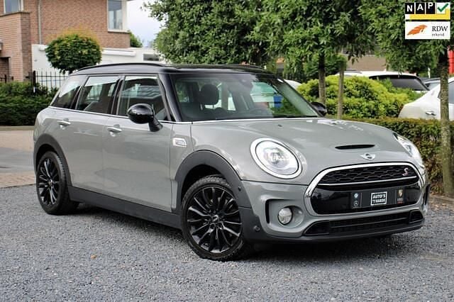 Grijs Gebruikt 2018 Mini Cooper Clubman Stationwagen | € 17.950 (Eerlijke prijs) - Afbeelding 1/4