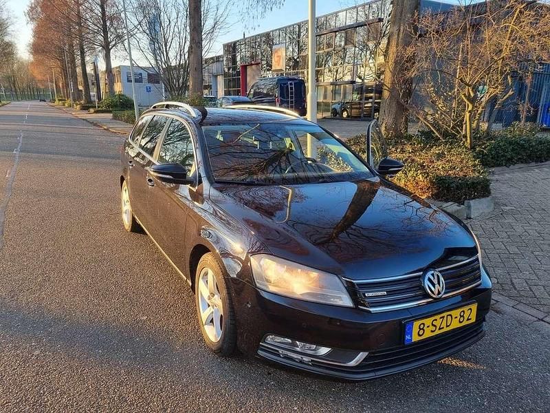 Zwart Occasion 2014 VW Passat Edition Stationwagen | € 4.500 (Eerlijke prijs) - Afbeelding 1/4