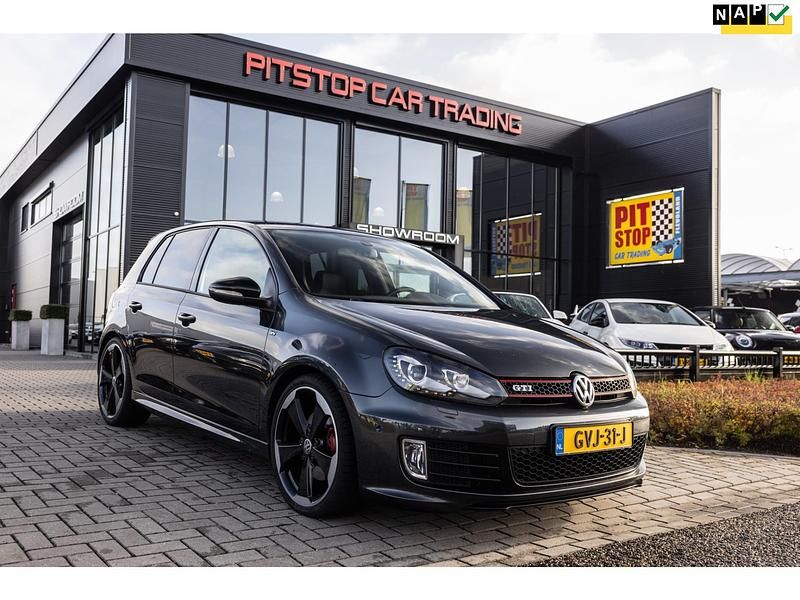 Grijs Gebruikt 2012 VW Golf VII Edition Hatchback | € 15.750 (Eerlijke prijs) - Afbeelding 1/3