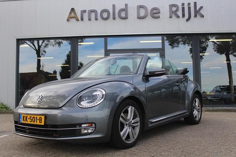 Grijs Gebruikt 2016 VW Beetle Exclusive Cabriolet | € 19.950 (Eerlijke prijs) - Afbeelding 1/4