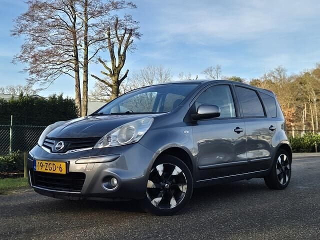 Grijs (metallic) Occasion 2012 Nissan Note MPV | € 1.999 (Iets duurder) - Afbeelding 1/4