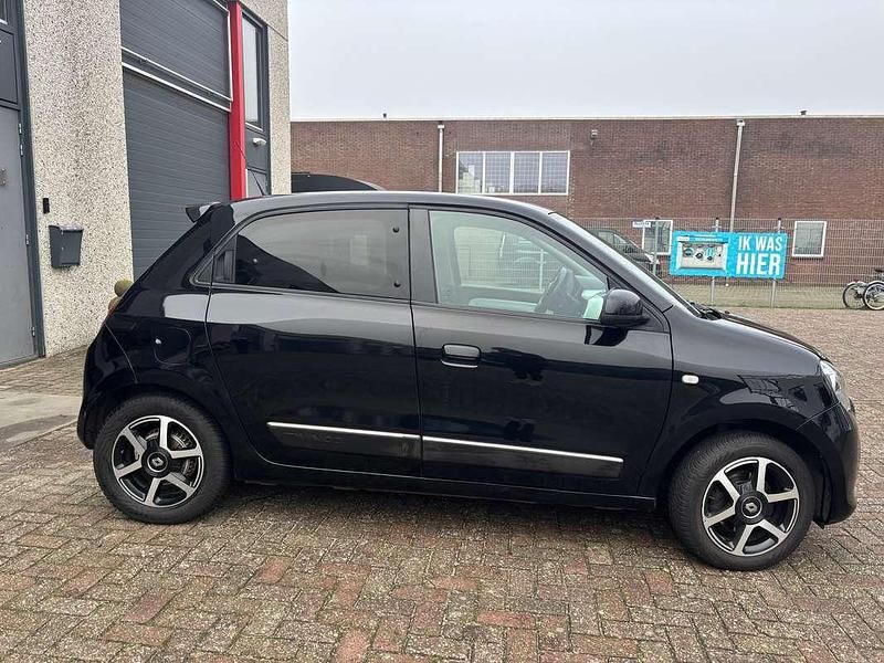 Zwart Gebruikt 2018 Renault Twingo Intens Hatchback | € 5.999 (Super prijs) - Afbeelding 1/4