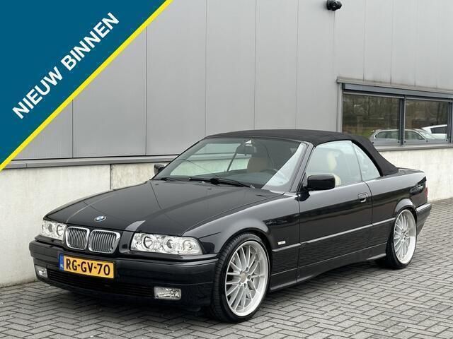Zwart Gebruikt 1997 BMW 318 Cabriolet Executive Cabriolet | € 17.495 - Afbeelding 1/4