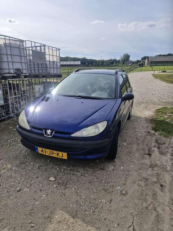 Blauw Gebruikt 2002 Peugeot 206 Stationwagen | € 500 (Goede deal) - Afbeelding 1/4