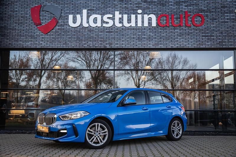 Blauw Gebruikt 2021 BMW 120 M Sport Hatchback | € 27.950 (Super prijs) - Afbeelding 1/4