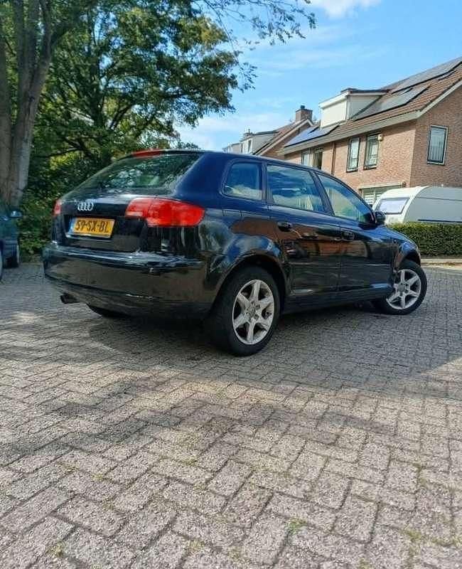 Zwart Gebruikt 2006 Audi A3 Ambiente Hatchback | € 2.000 (Super prijs) - Afbeelding 1/4