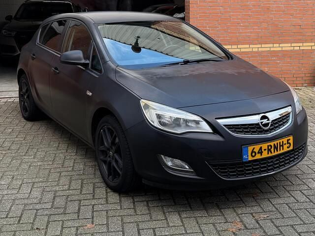 Occasion Opel Astra Selection 101 PK (74 kW) 2011 Zwart Hatchback
