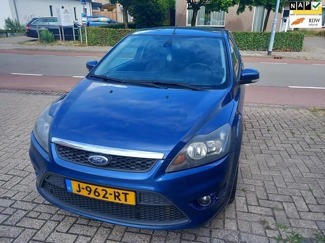 Blauw Gebruikt 2009 Ford Focus Trend Hatchback | € 2.850 - Afbeelding 1/4