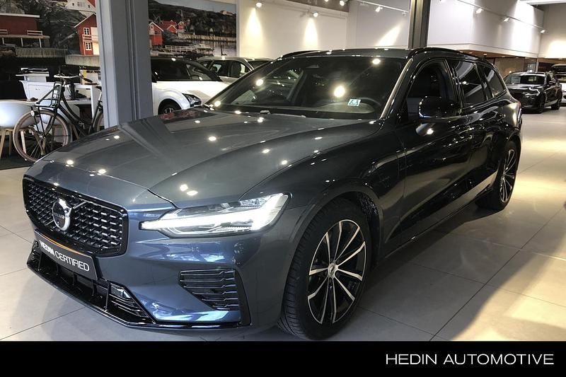 Blauw Occasion 2025 Volvo V60 Plus Stationwagen | € 48.995 (Duur) - Afbeelding 1/4