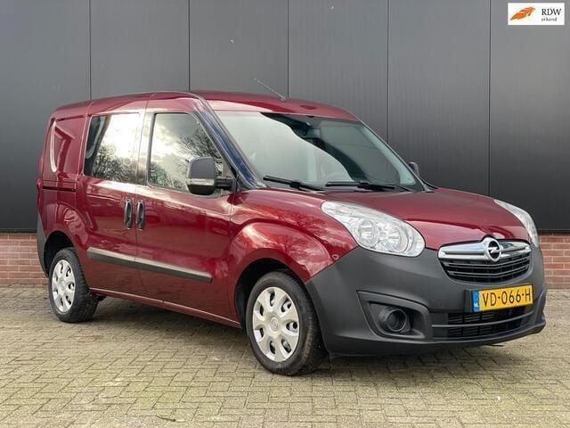 Occasion Opel Combo 90 PK (66 kW) 2013 Rood MPV