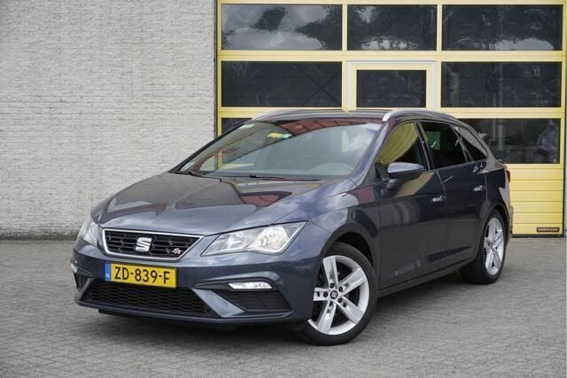 Grijs, metallic lak Gebruikt 2019 Seat Leon ST Business Stationwagen | € 12.950 (Goede deal) - Afbeelding 1/4