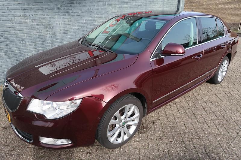 Occasion Skoda Superb Business Line 260 PK (191 kW) 2009 Rood Hatchback