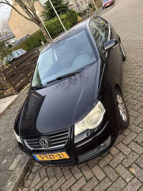 Zwart Gebruikt 2005 VW Polo Trendline Hatchback | € 1.295 (Goede deal) - Afbeelding 1/4