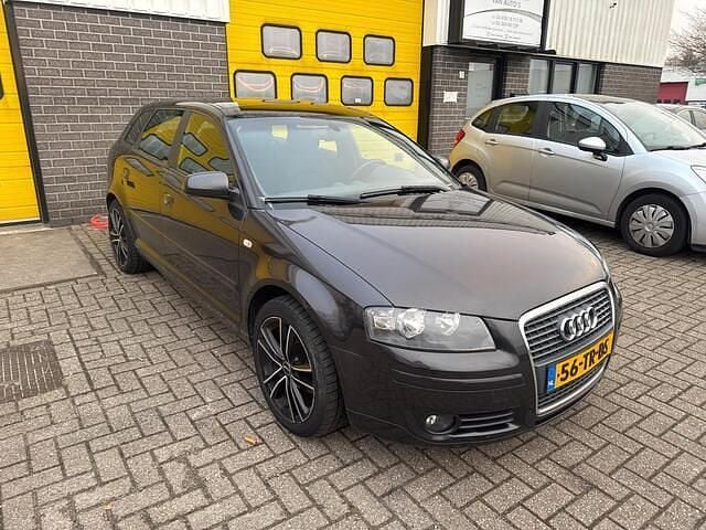 Grijs Occasion 2007 Audi A3 Sportback Ambition Hatchback | € 2.900 (Goede deal) - Afbeelding 1/4