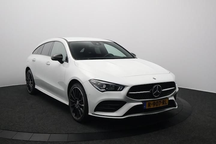 Occasion Mercedes CLA250e Shooting Brake AMG line 218 PK (160 kW) 2022 Wit Stationwagen