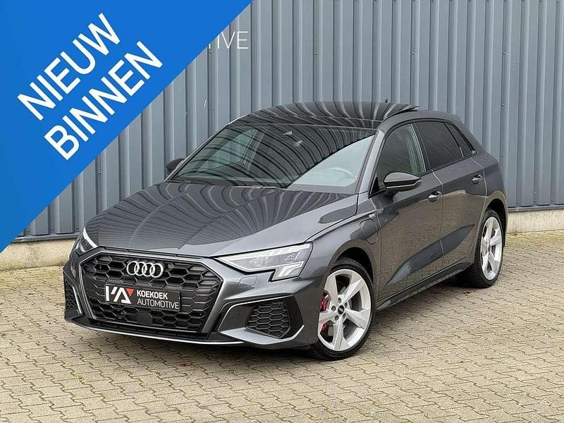 Gebruikt 2022 Audi A3 Sportback e-tron S-Line Hatchback | € 30.495 (Goede deal) - Afbeelding 1/4