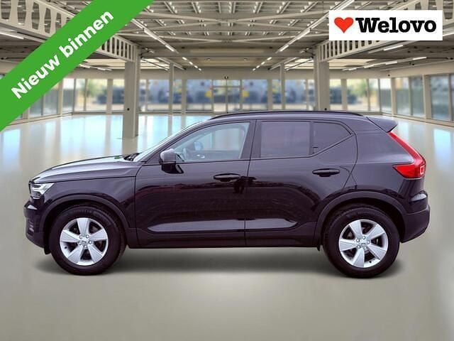Zwart Gebruikt 2021 Volvo XC40 Momentum SUV | € 17.950 (Super prijs) - Afbeelding 1/4