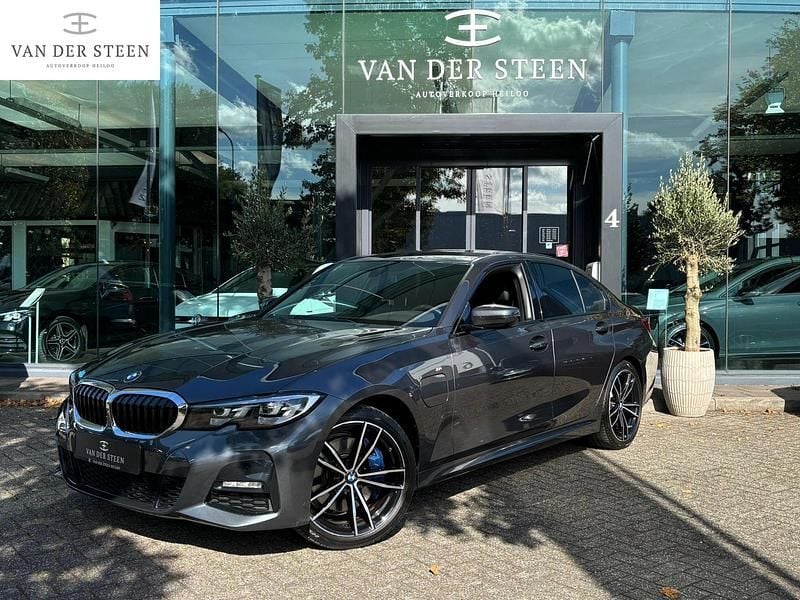 Grijs Gebruikt 2020 BMW 330e Sedan | € 34.745 (Duur) - Afbeelding 1/4
