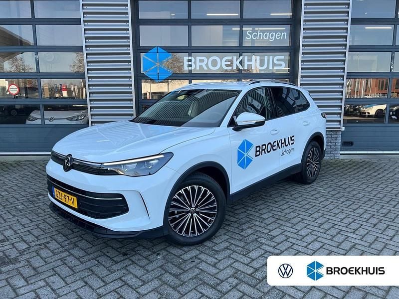 Wit Gebruikt 2025 VW Tiguan Edition SUV | € 45.095 (Super prijs) - Afbeelding 1/4
