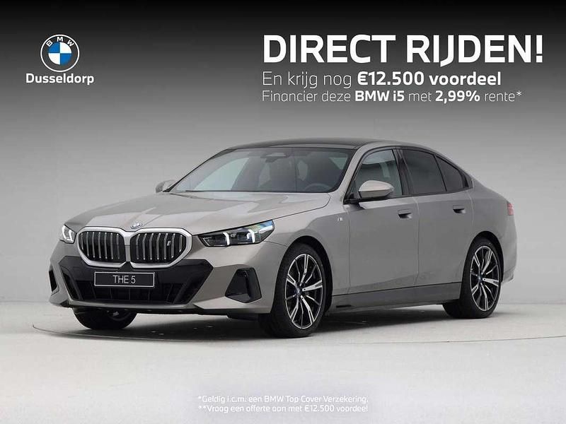 Grijs Gebruikt 2024 BMW i5 M Sport Sedan | € 85.621 (Eerlijke prijs) - Afbeelding 1/4