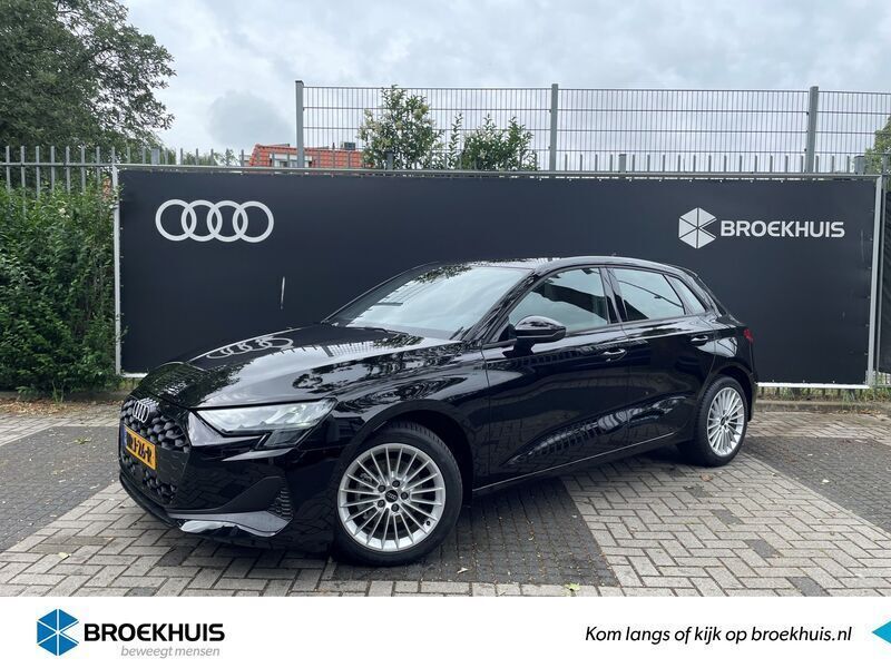 Zwart Gebruikt 2025 Audi A3 Sportback Proline Hatchback | € 34.850 (Eerlijke prijs) - Afbeelding 1/4