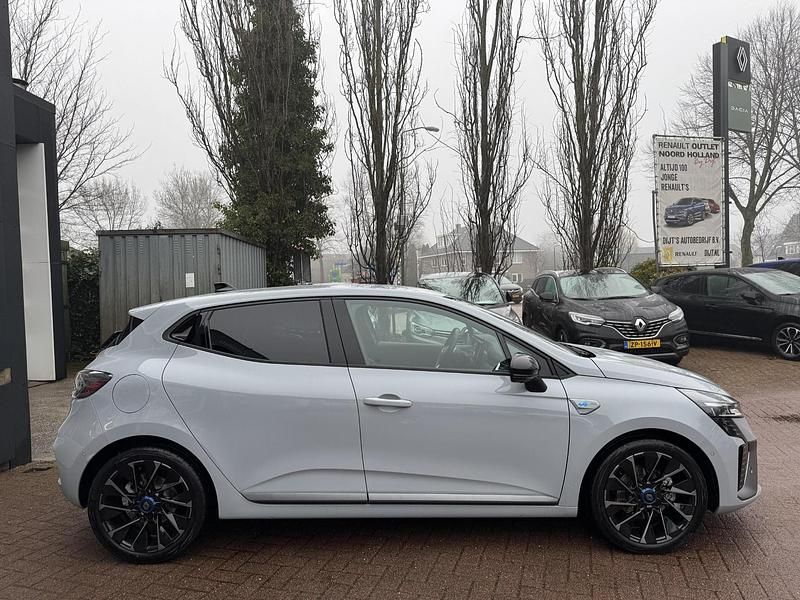 Occasion Renault Clio V Bose Edition 143 PK (105 kW) 2024 Grijs Hatchback