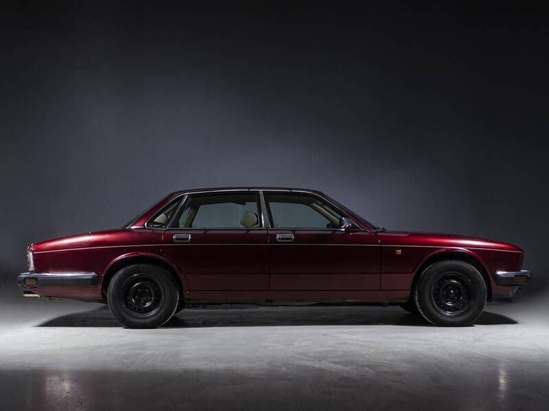 Roodburdeous Gebruikt 1991 Jaguar XJ40 Sedan | € 9.900 - Afbeelding 1/4