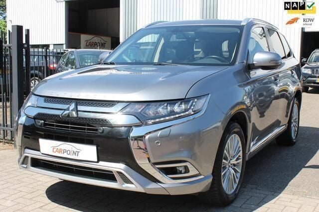 Grijs Gebruikt 2019 Mitsubishi Outlander Instyle SUV | € 20.795 (Goede deal) - Afbeelding 1/4