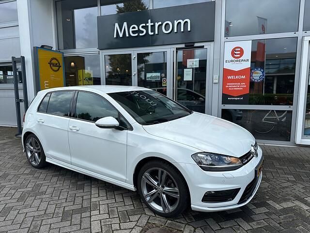 Wit Gebruikt 2017 VW Golf VII R-line Hatchback | € 17.950 (Eerlijke prijs) - Afbeelding 1/4