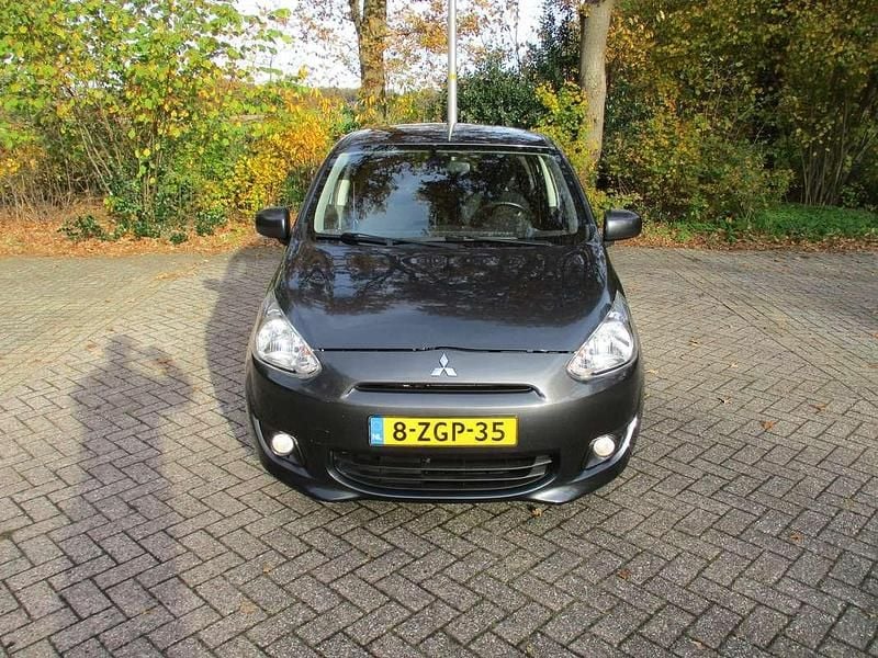 Grijs Gebruikt 2015 Mitsubishi Space Star Hatchback | € 5.490 (Eerlijke prijs) - Afbeelding 1/4