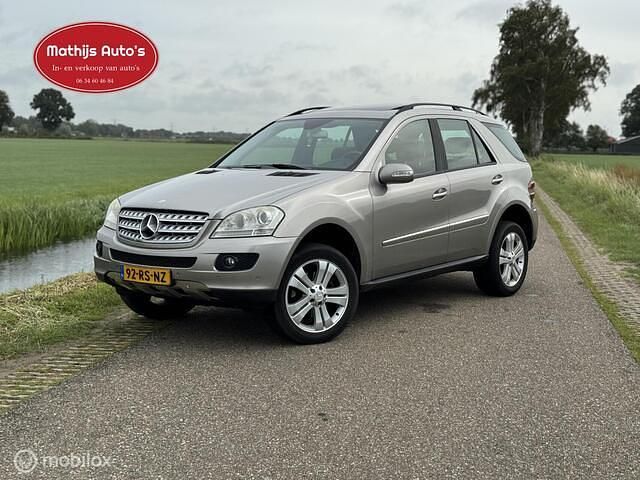 Grijs Gebruikt 2005 Mercedes 350 SUV | € 6.950 - Afbeelding 1/4